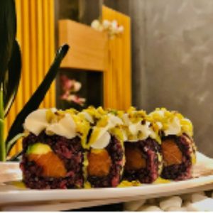 Black maki pistacchio